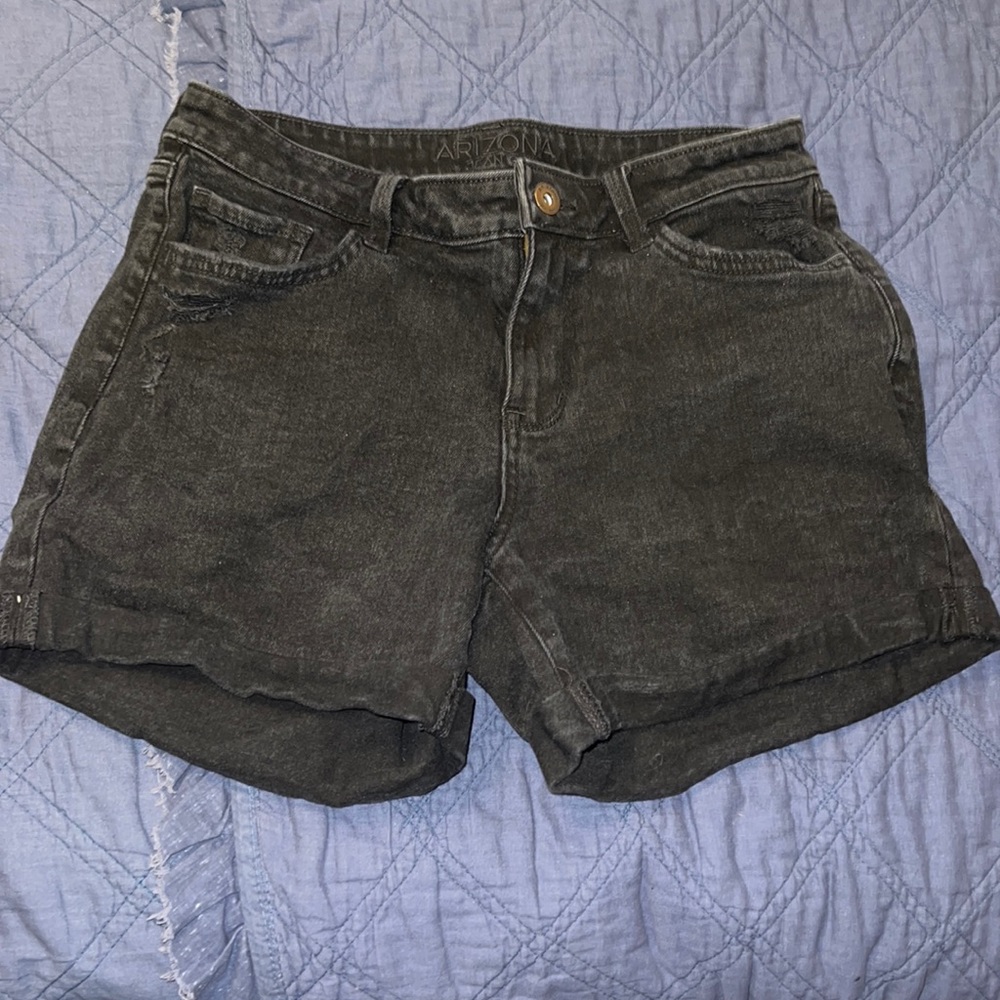 Super cute black jean shorts
